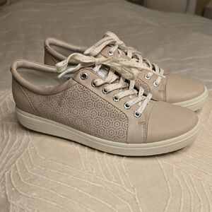 Ecco Golf Women's Beige Perforated Sneakers EUC